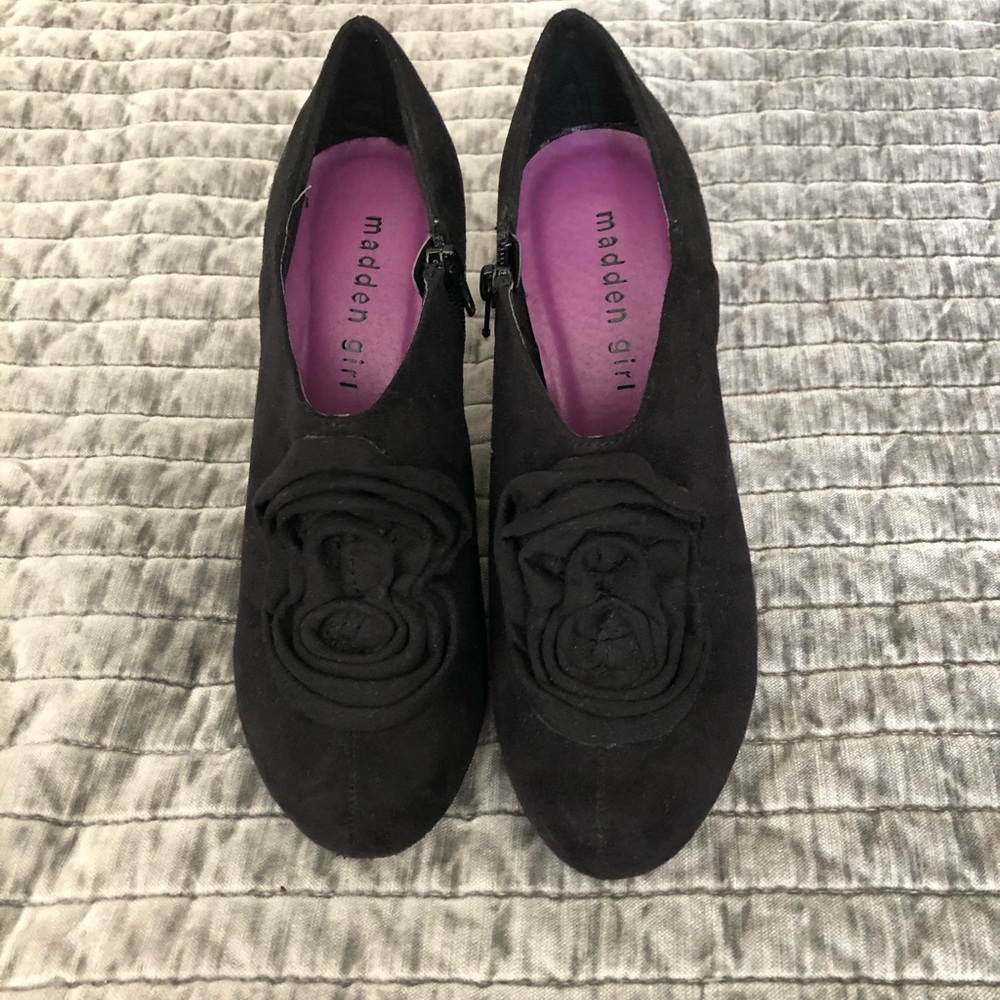 Black suede heels